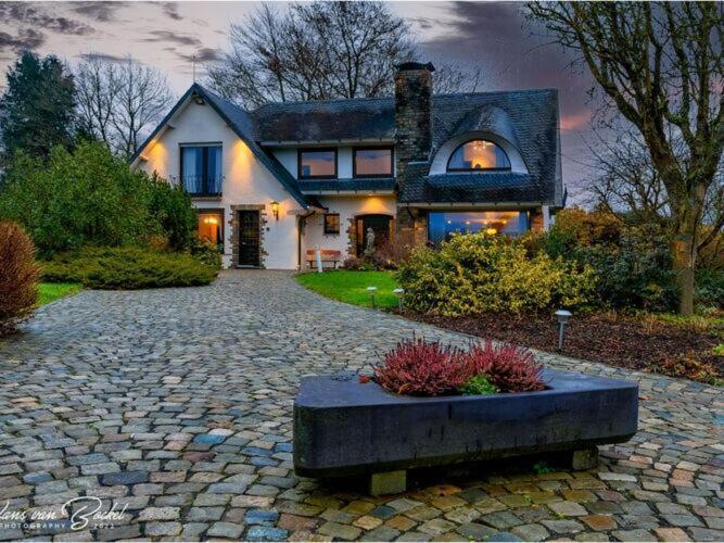 Elegant Villa In Stavelot With Fitness Playroom Zewnętrze zdjęcie